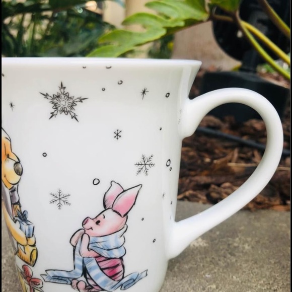 Porcelain Snowflake Christmas WINNIE THE POOH Mug - Picture 3 of 6